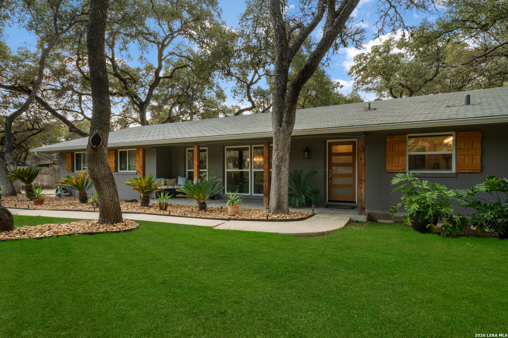 207 Zornia Dr.