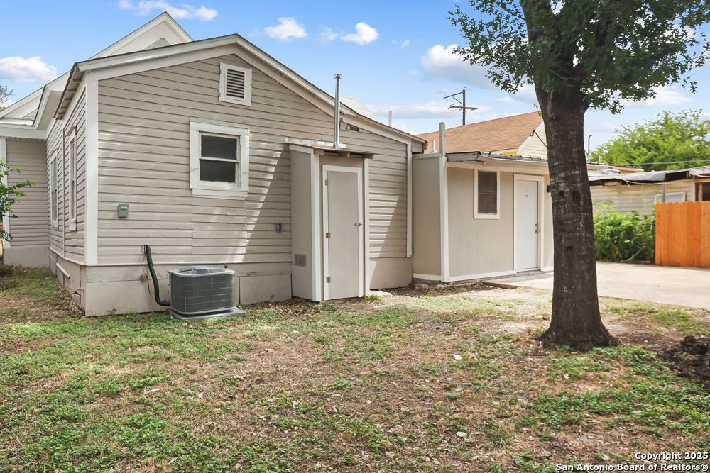 926 Nolan St