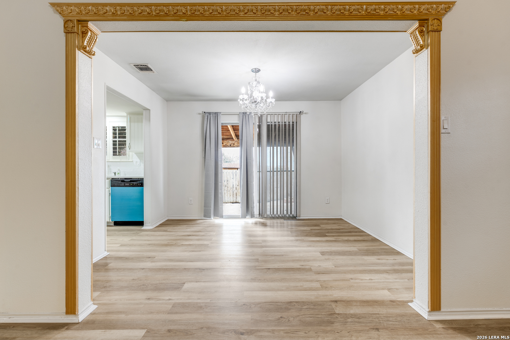 6415 Edinborough
