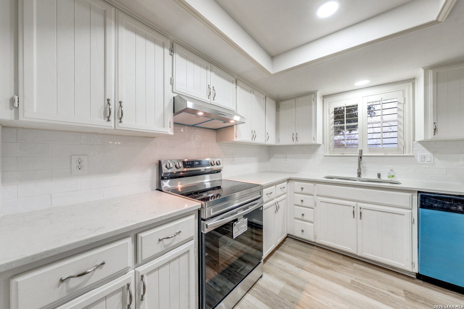 6415 Edinborough