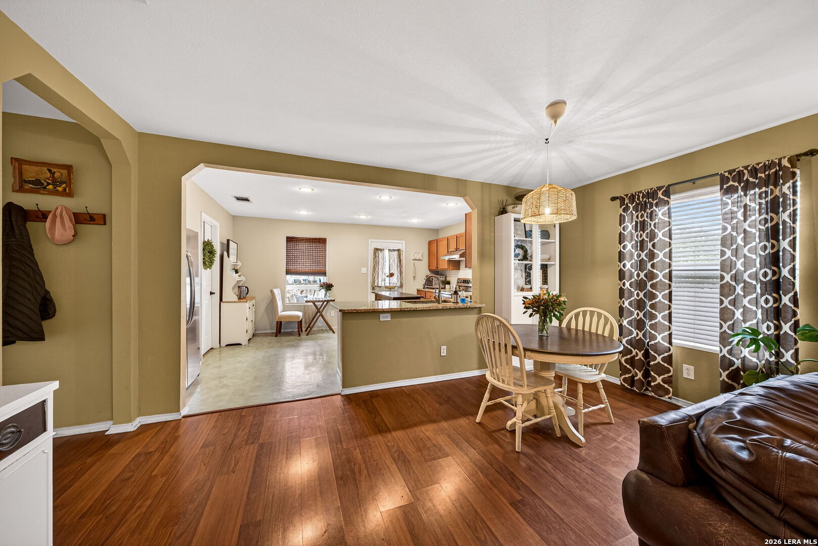 3922 Wisteria Way