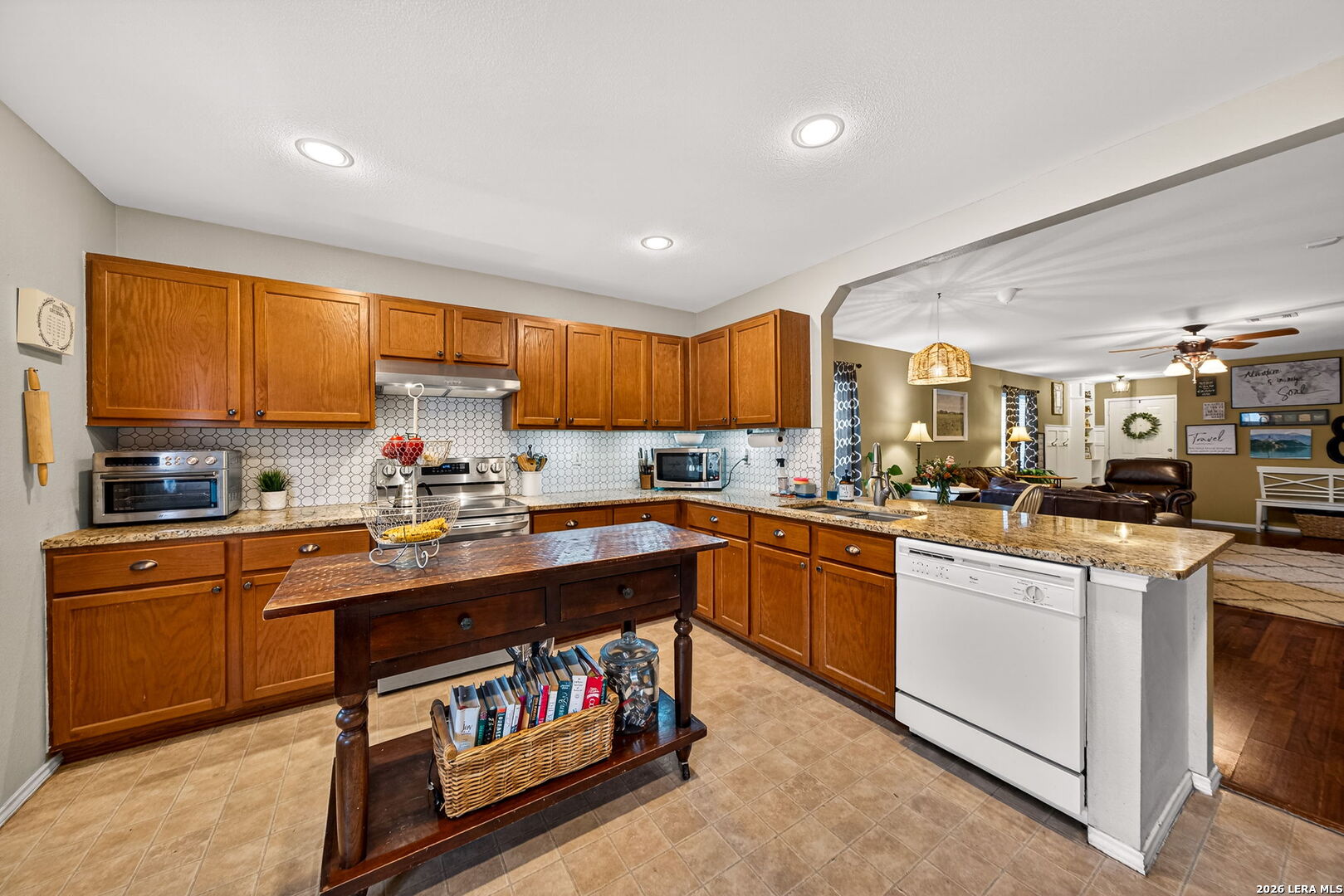3922 Wisteria Way