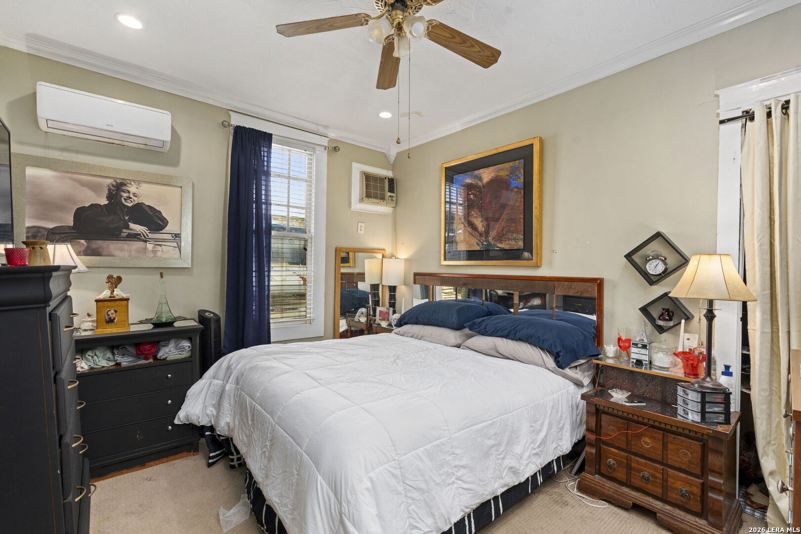 3221 N Flores