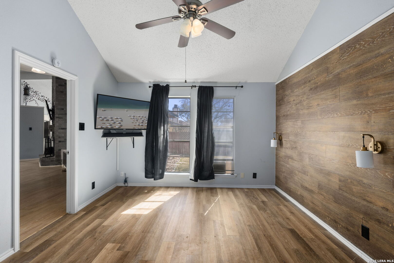 11011 Forest Crown