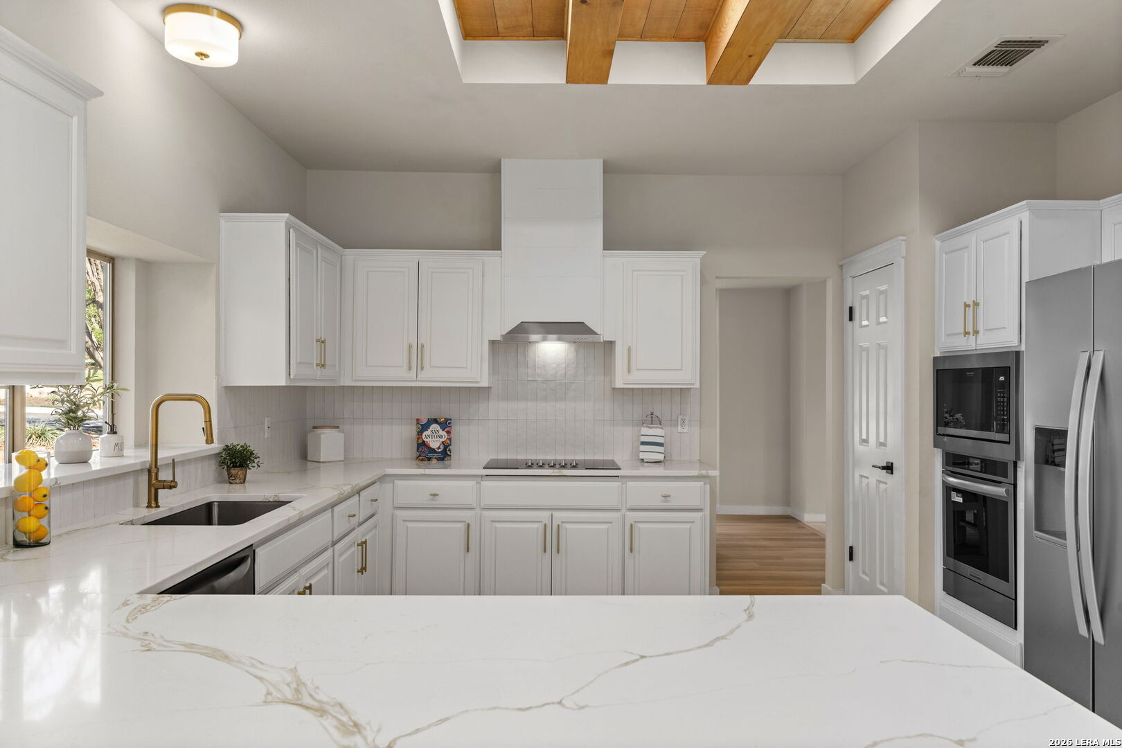 15743 Dawn Crest
