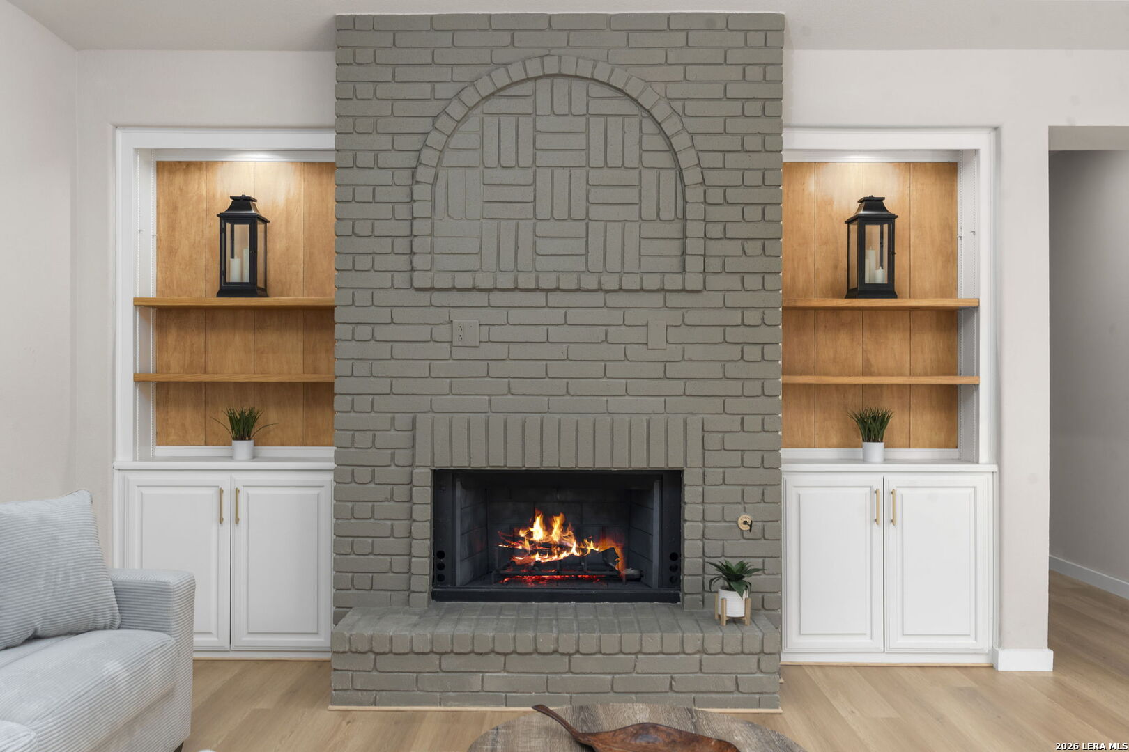 15743 Dawn Crest