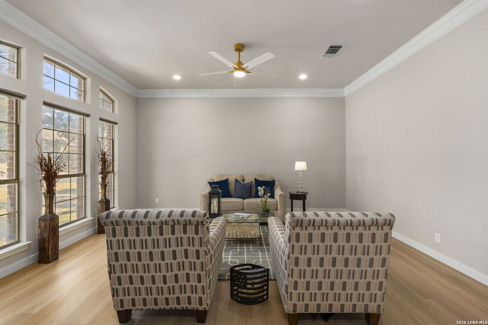 15743 Dawn Crest