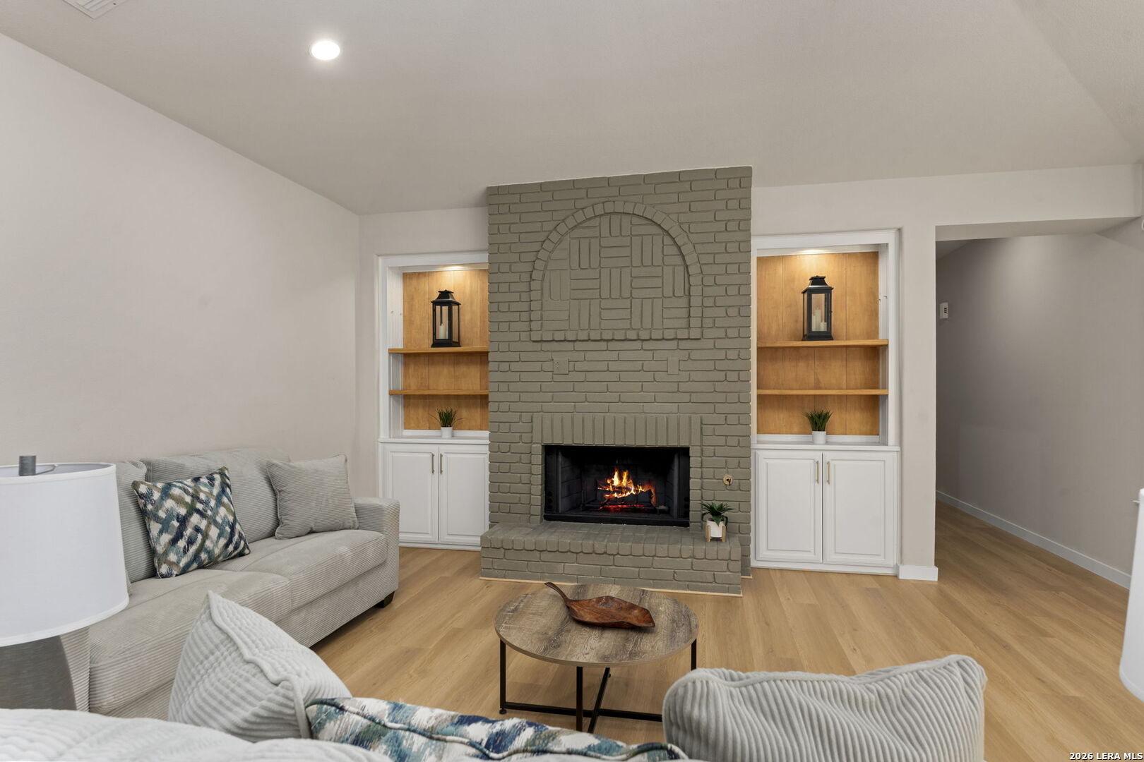 15743 Dawn Crest