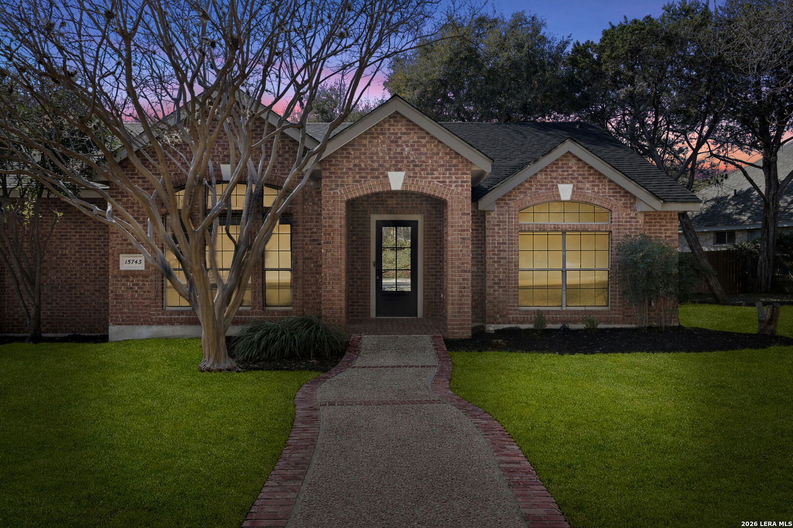 15743 Dawn Crest
