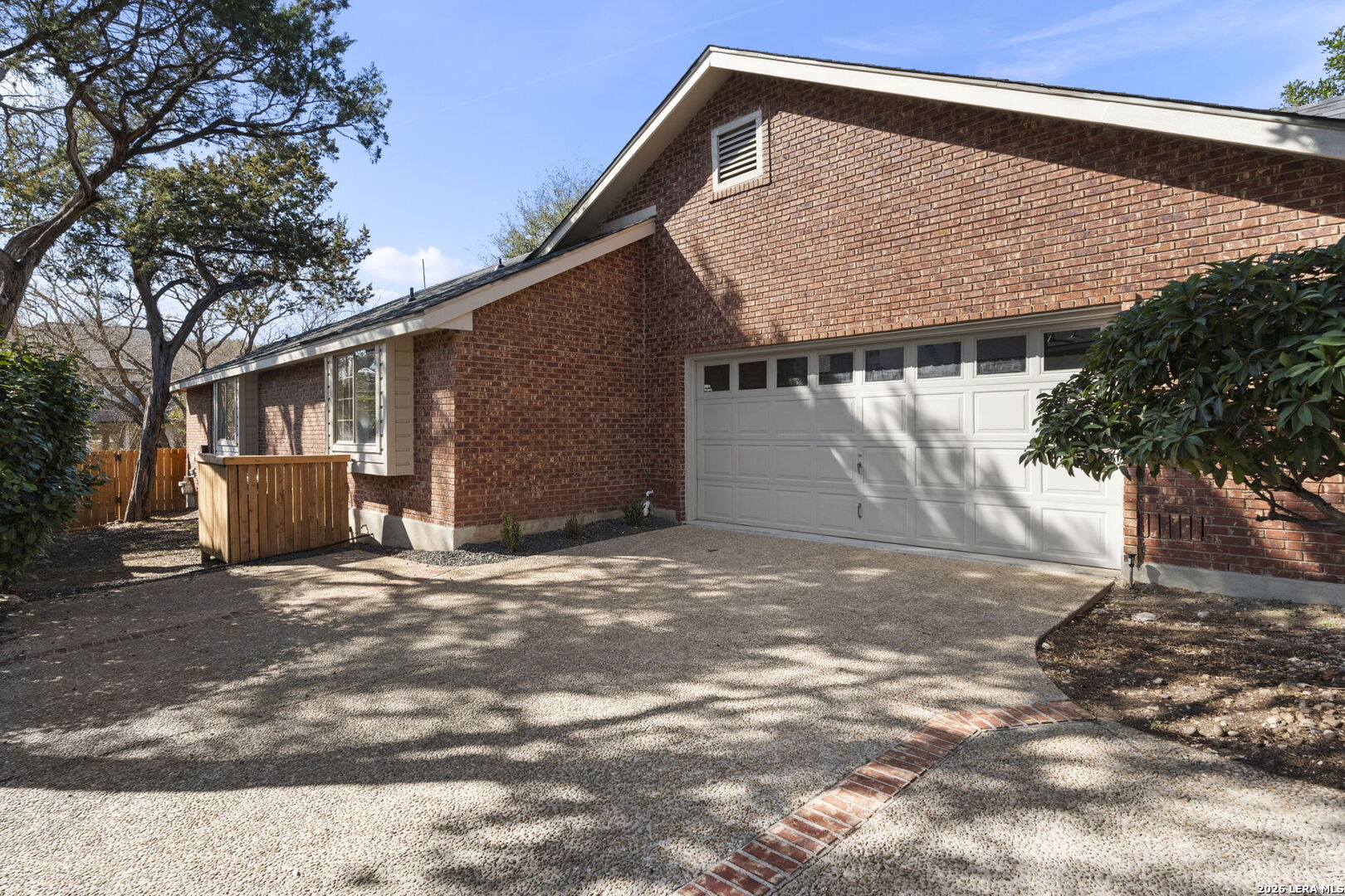 15743 Dawn Crest