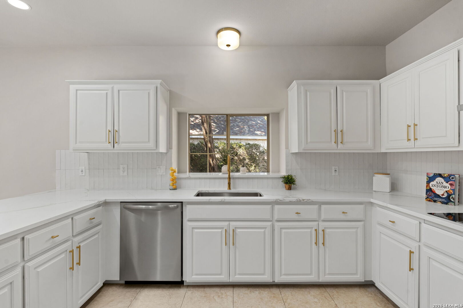 15743 Dawn Crest