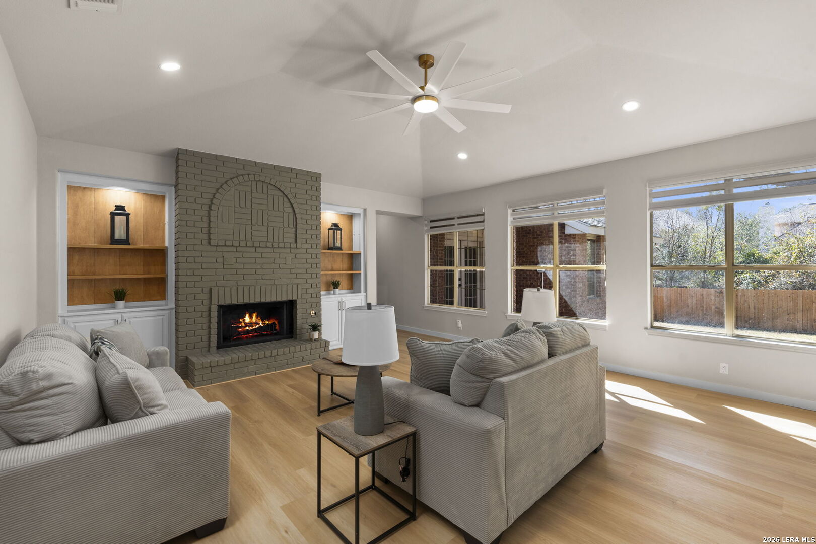 15743 Dawn Crest