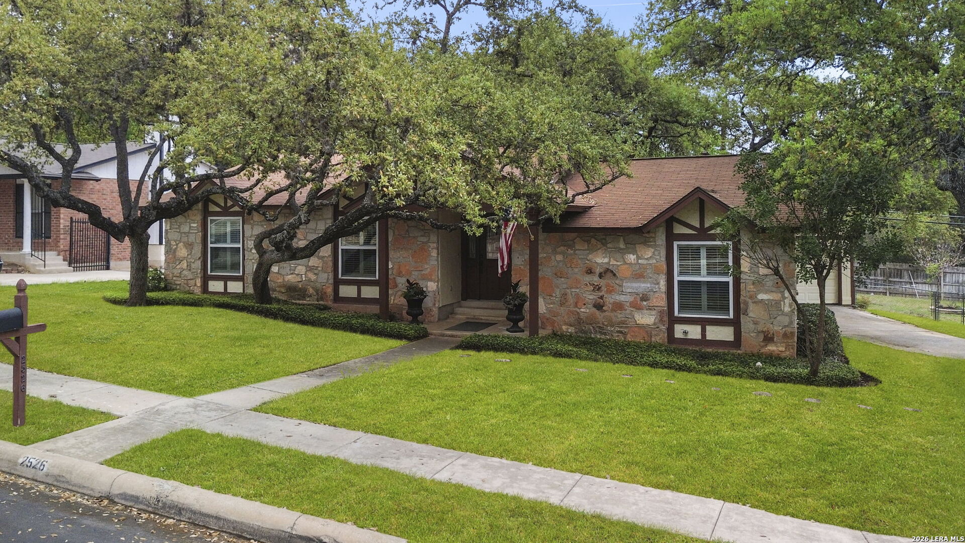 2526 Wilderness Hill