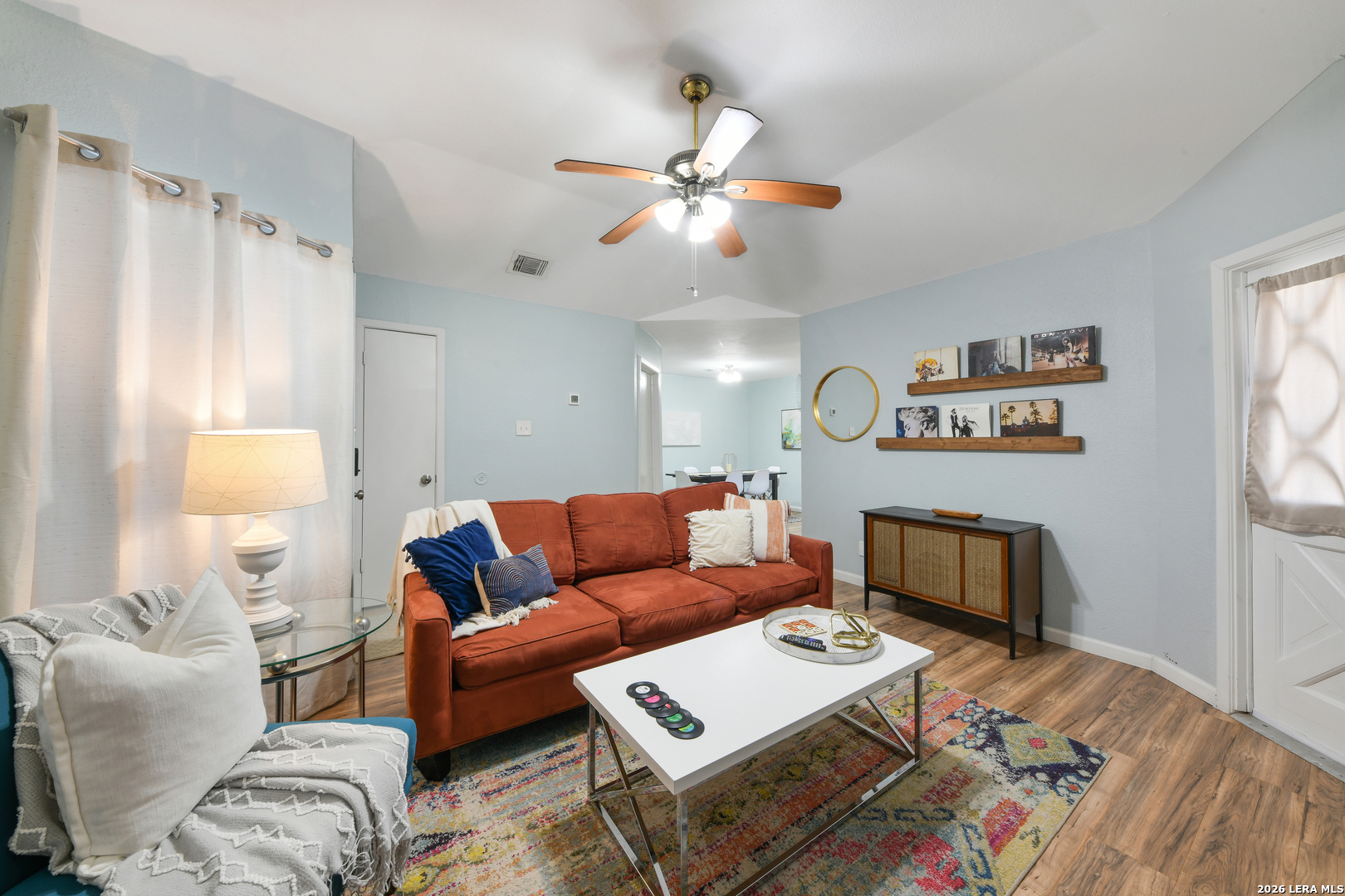5607 Clearwood
