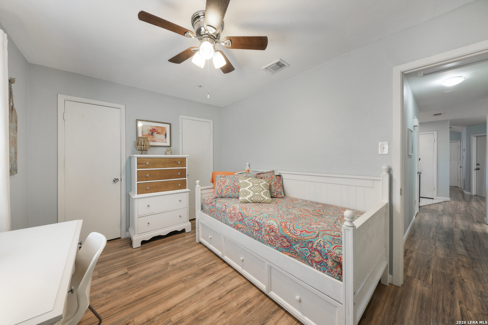 5607 Clearwood