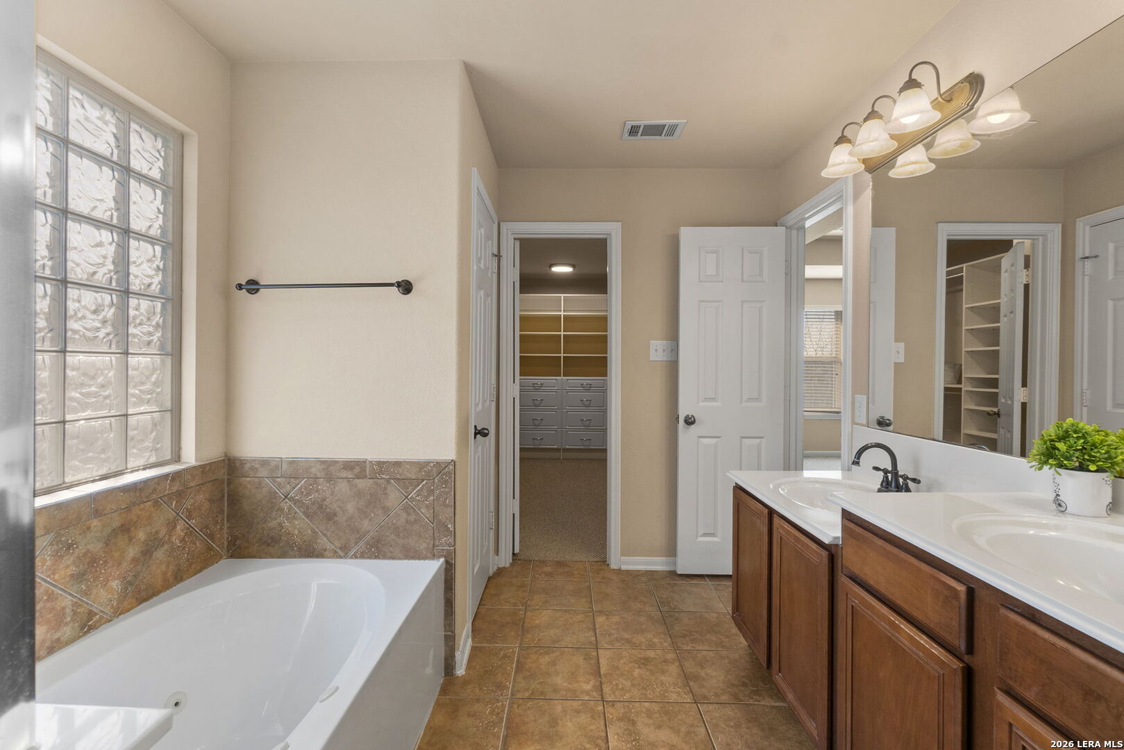 3322 Roan Valley