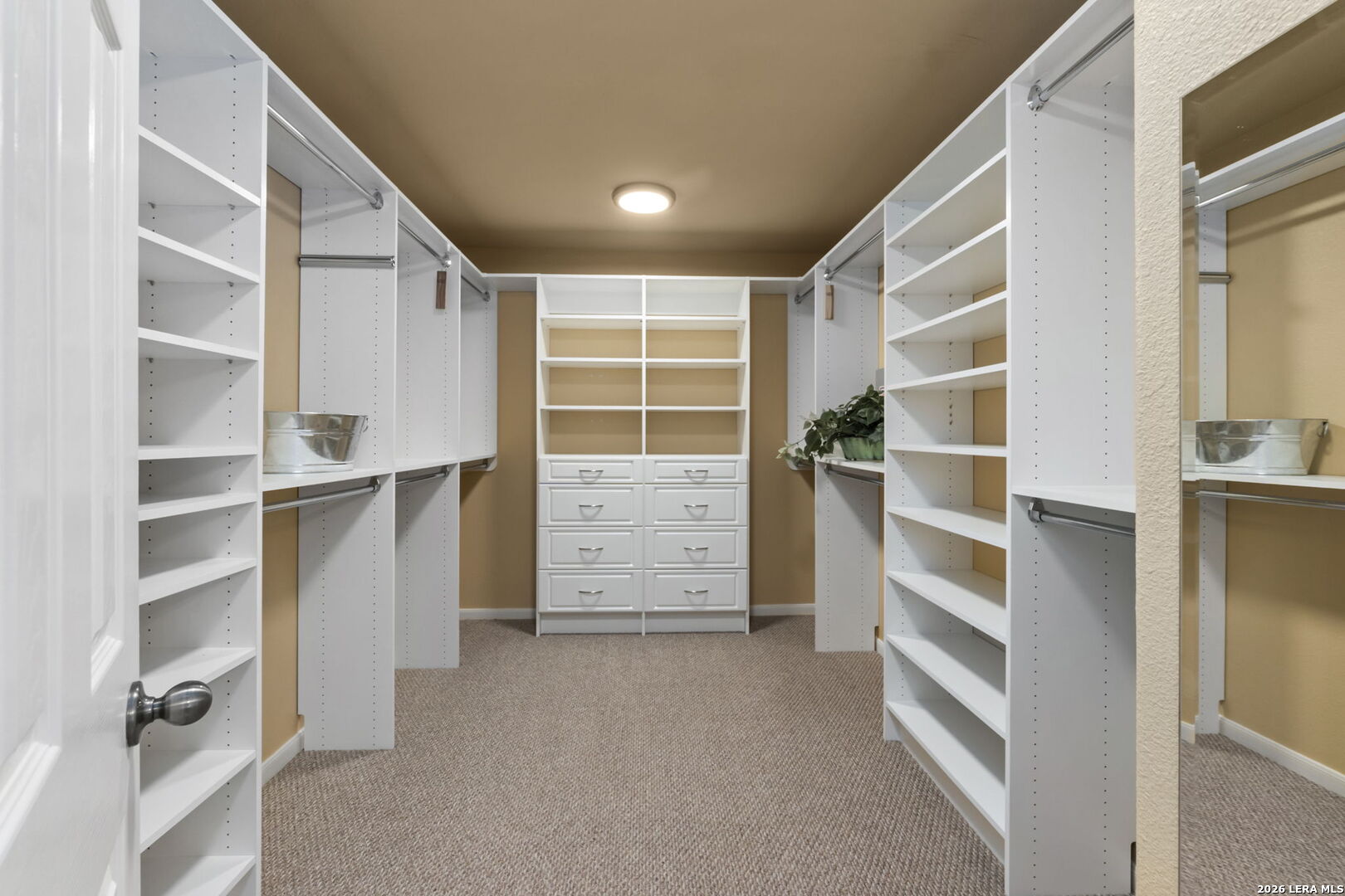 3322 Roan Valley