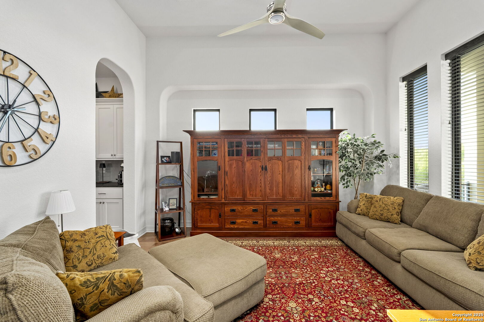 75 E Mariposa Parkway