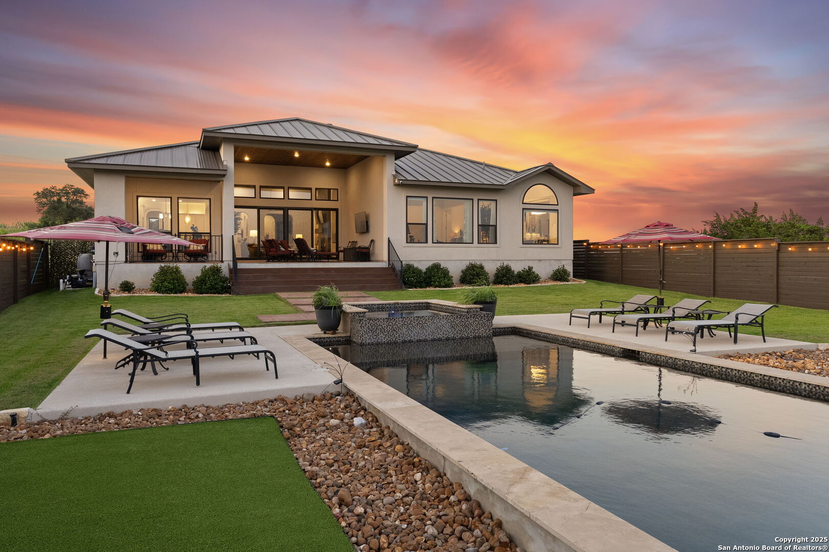 75 E Mariposa Parkway