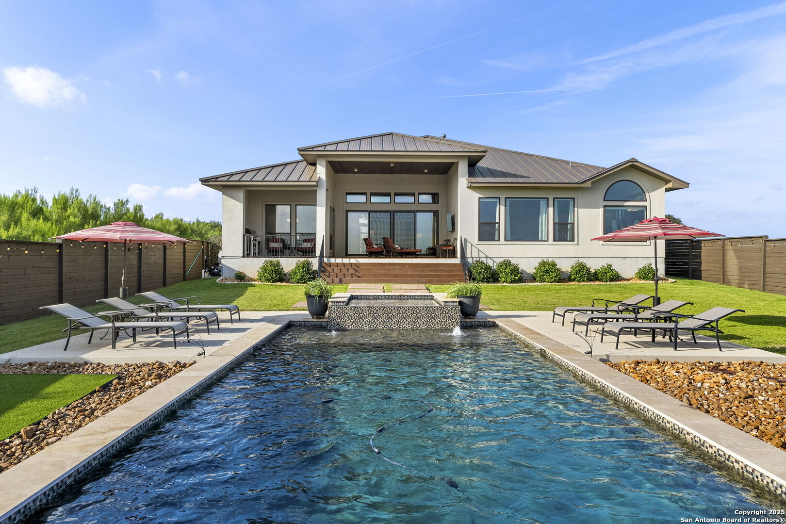 75 E Mariposa Parkway