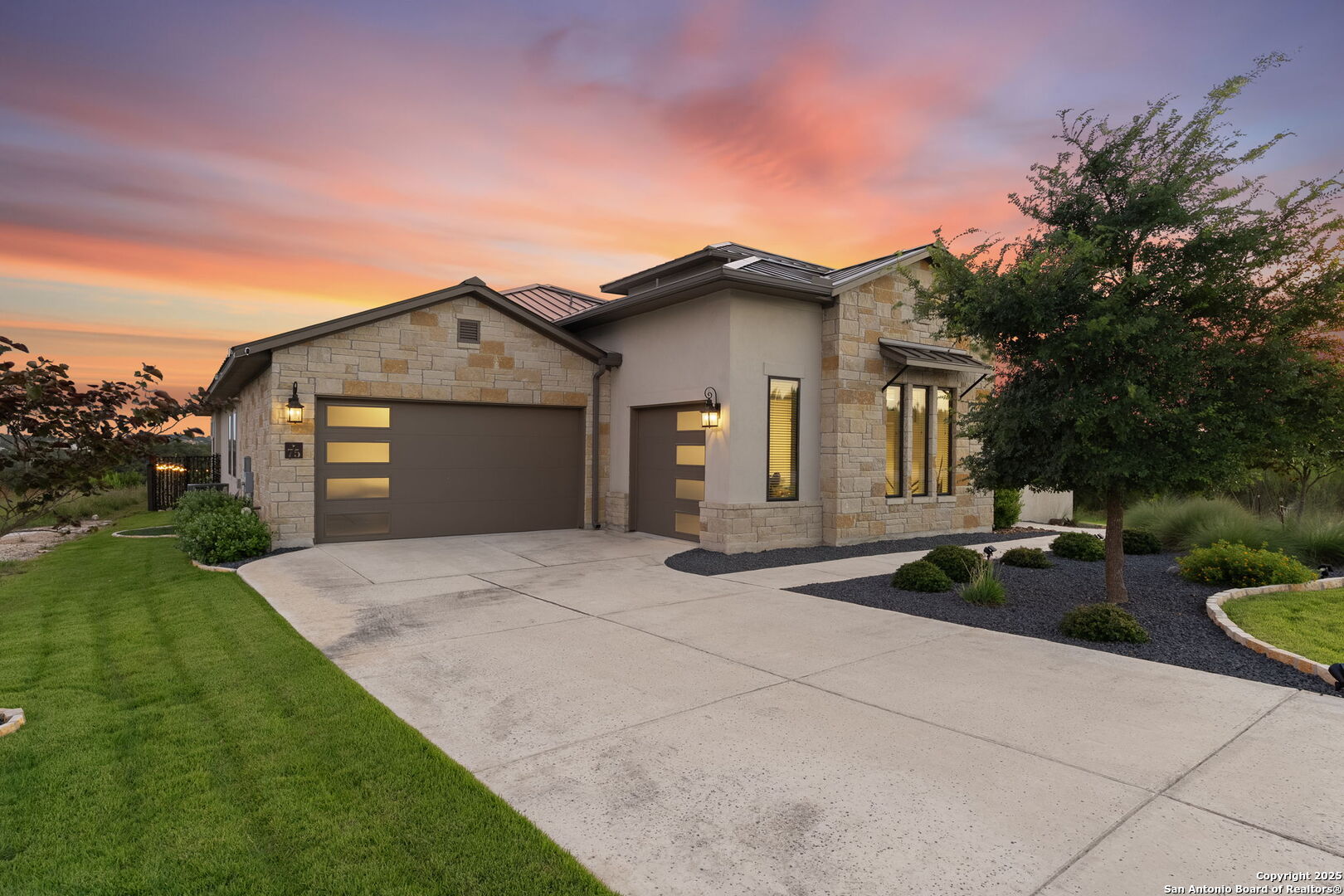 75 E Mariposa Parkway