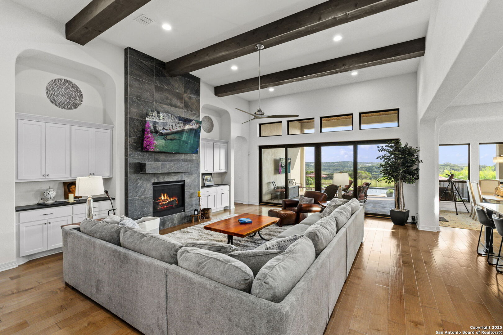 75 E Mariposa Parkway