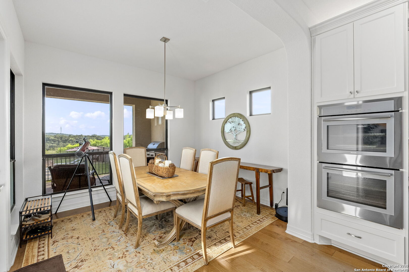 75 E Mariposa Parkway