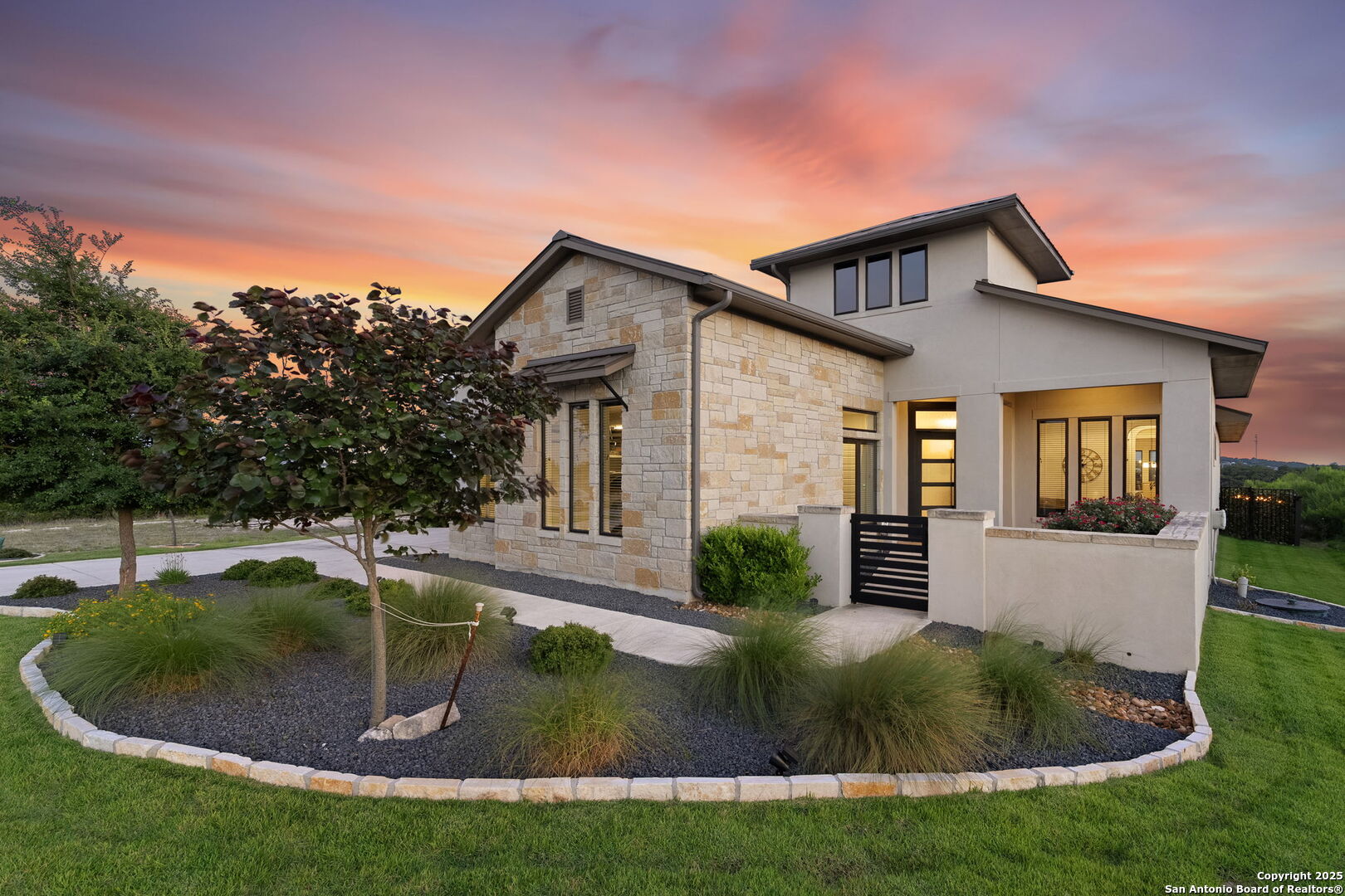 75 E Mariposa Parkway