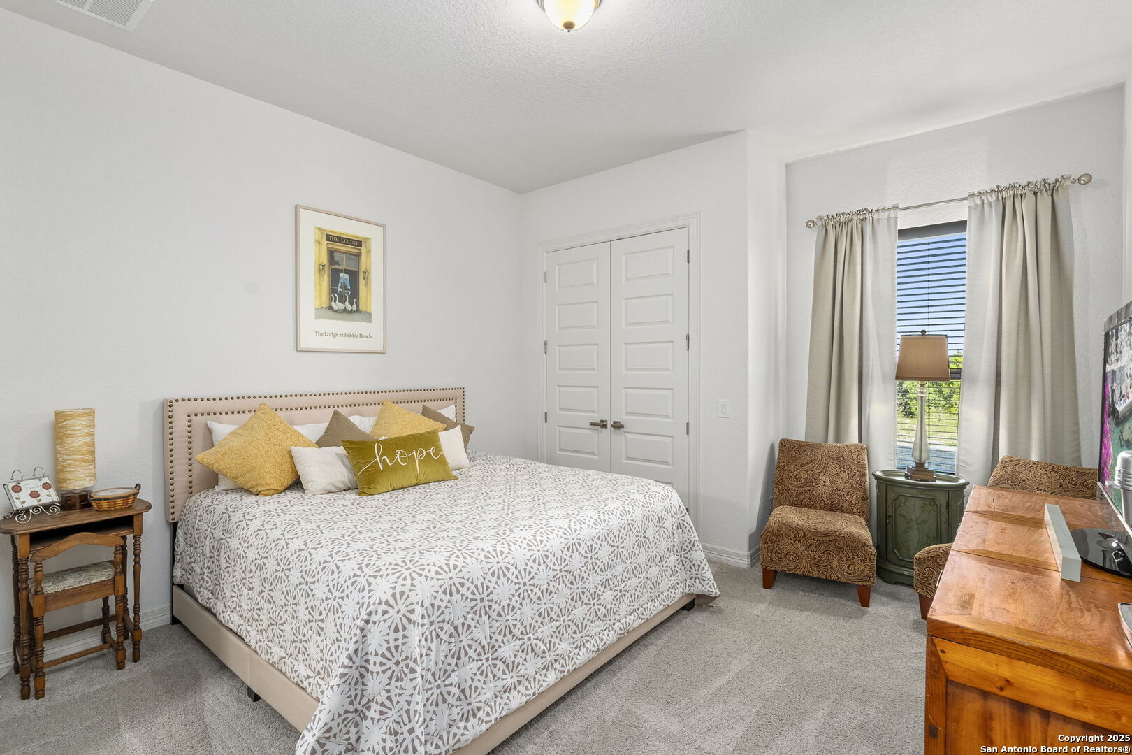 75 E Mariposa Parkway