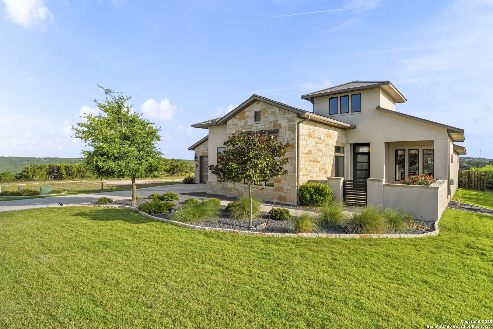 75 E Mariposa Parkway