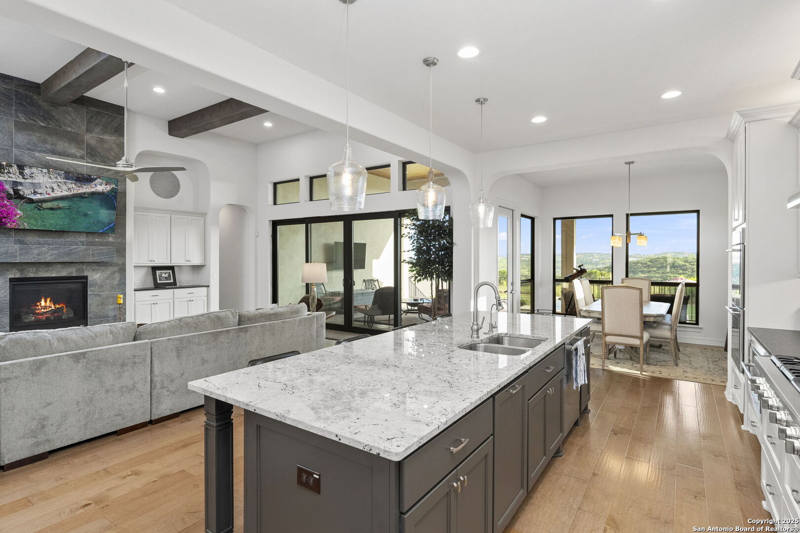 75 E Mariposa Parkway