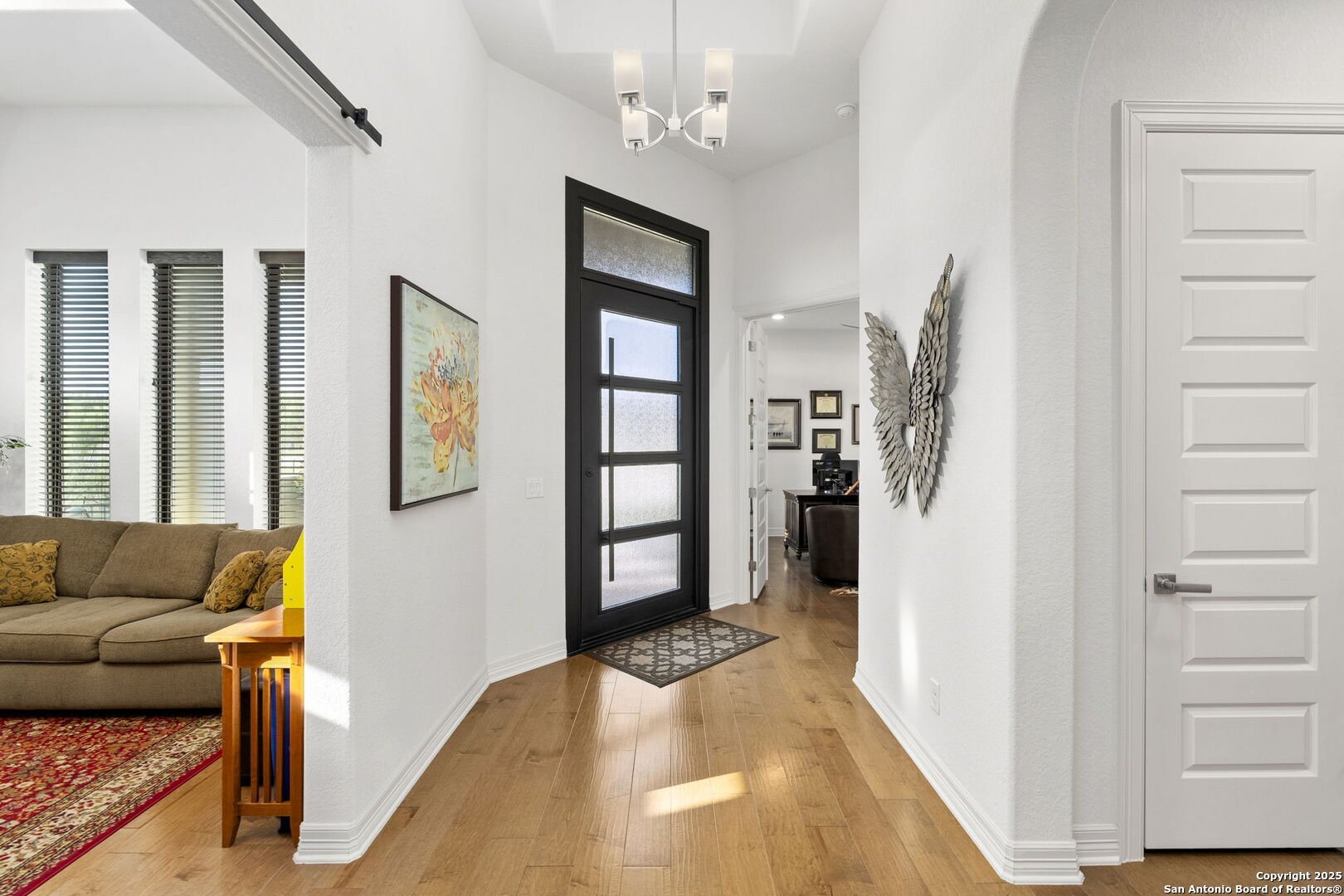 75 E Mariposa Parkway