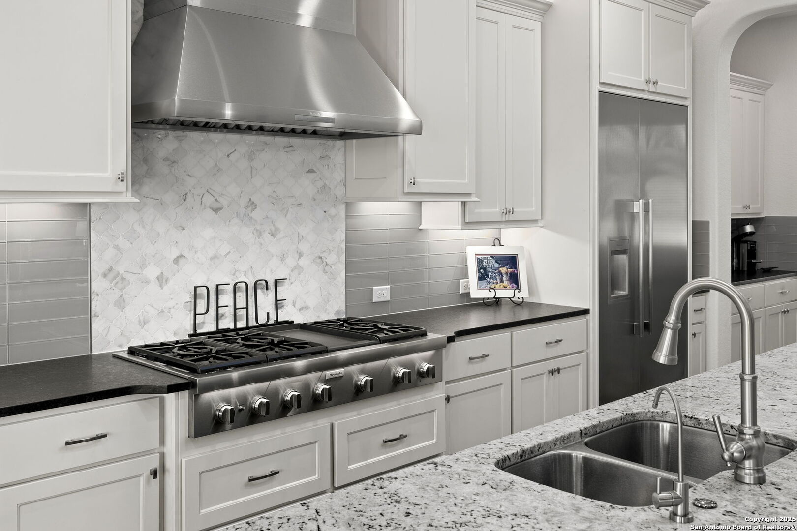 75 E Mariposa Parkway