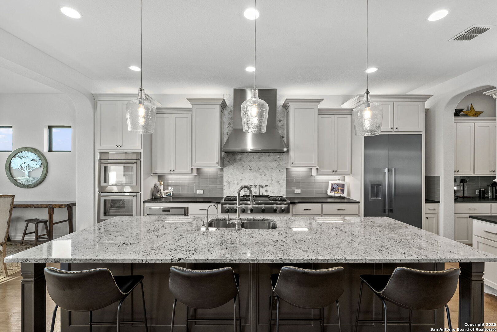 75 E Mariposa Parkway