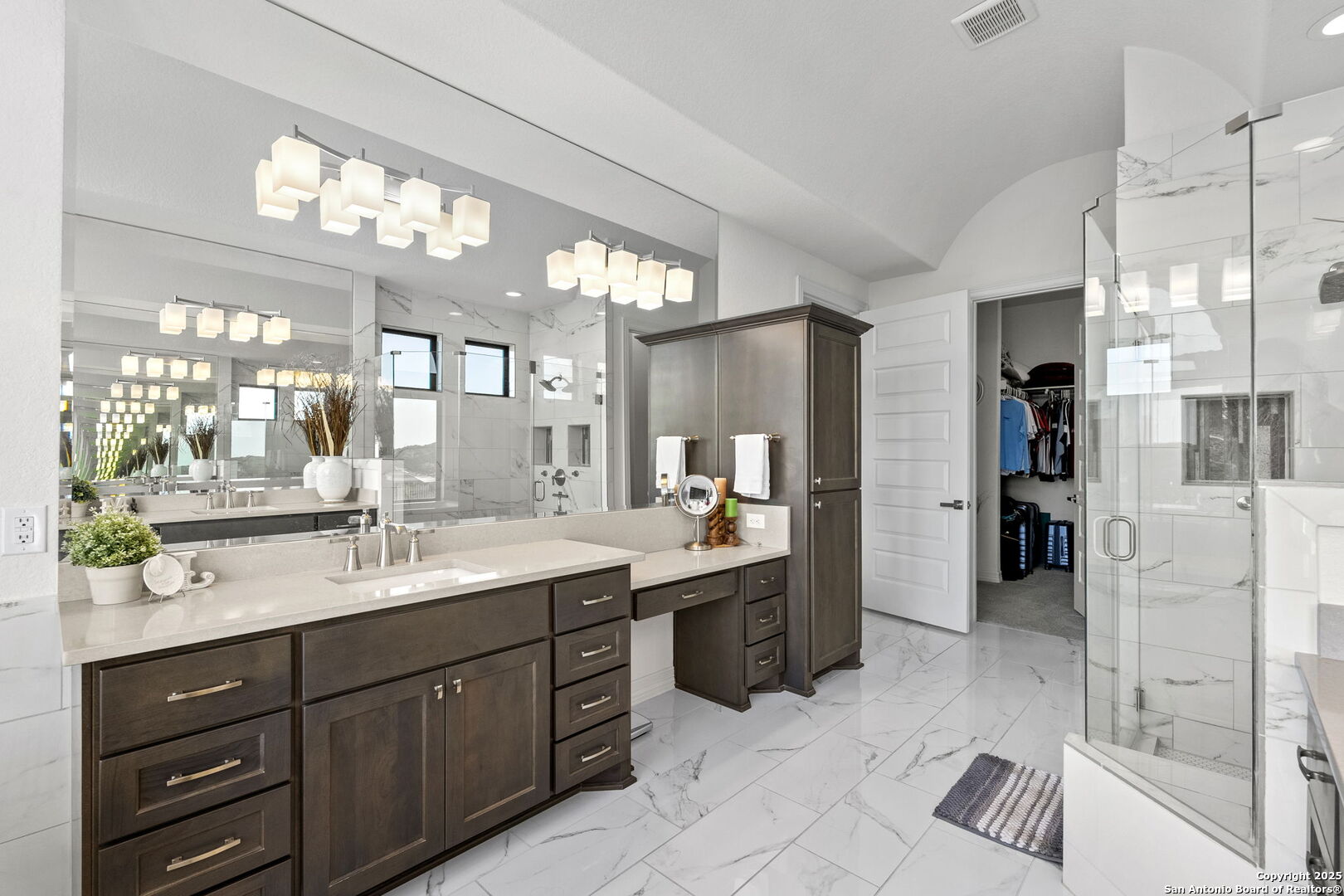 75 E Mariposa Parkway