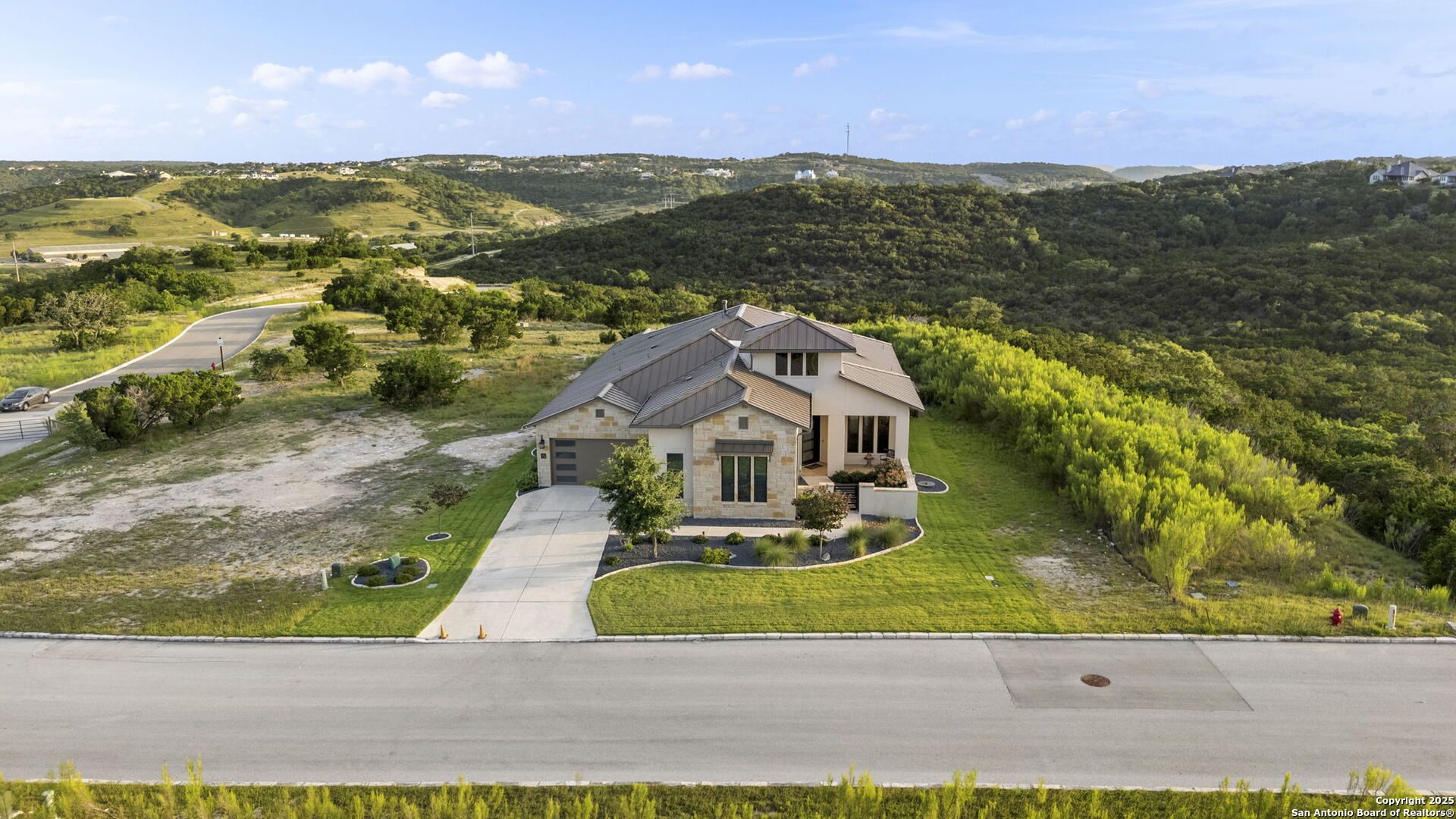 75 E Mariposa Parkway