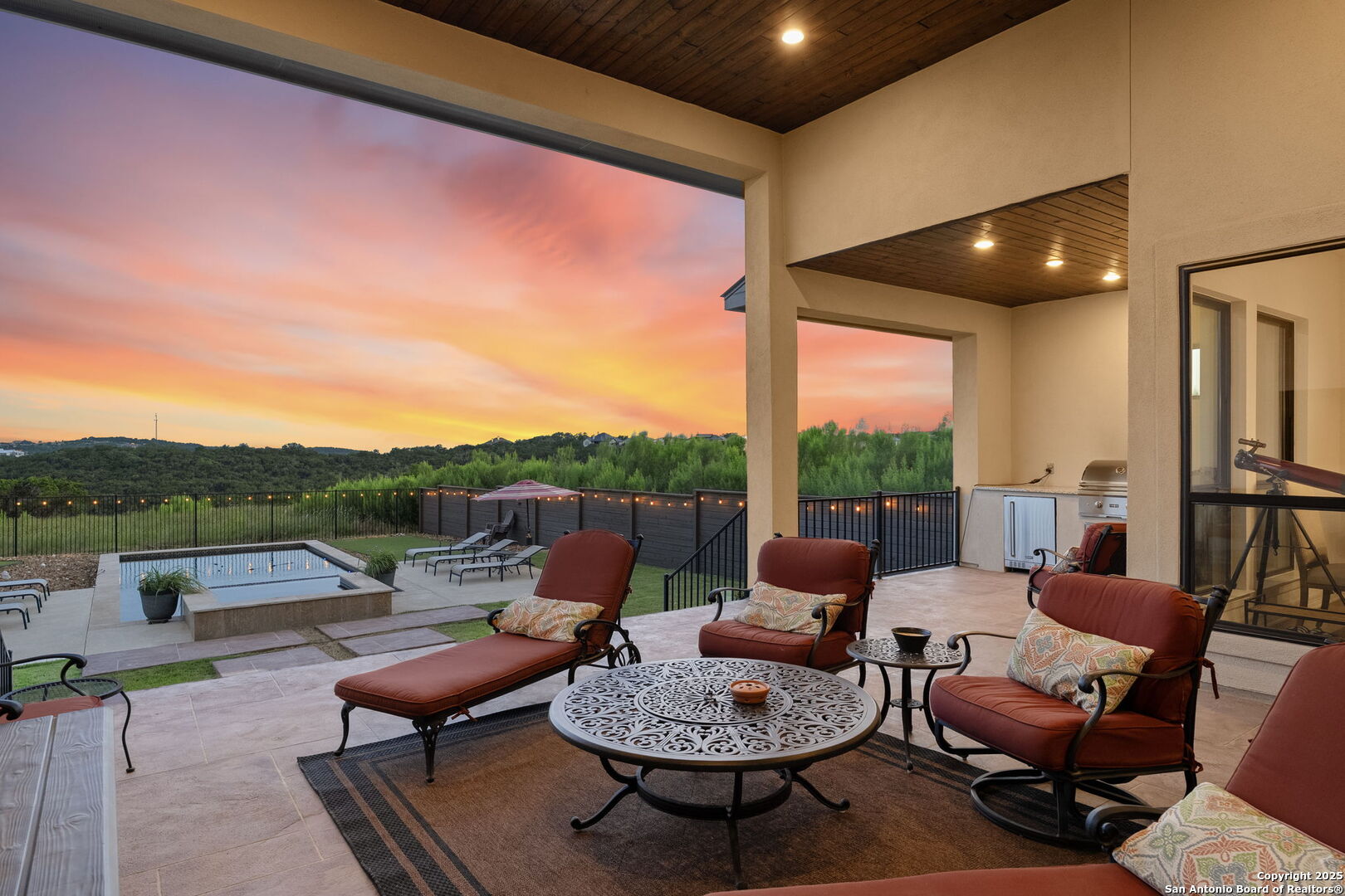 75 E Mariposa Parkway