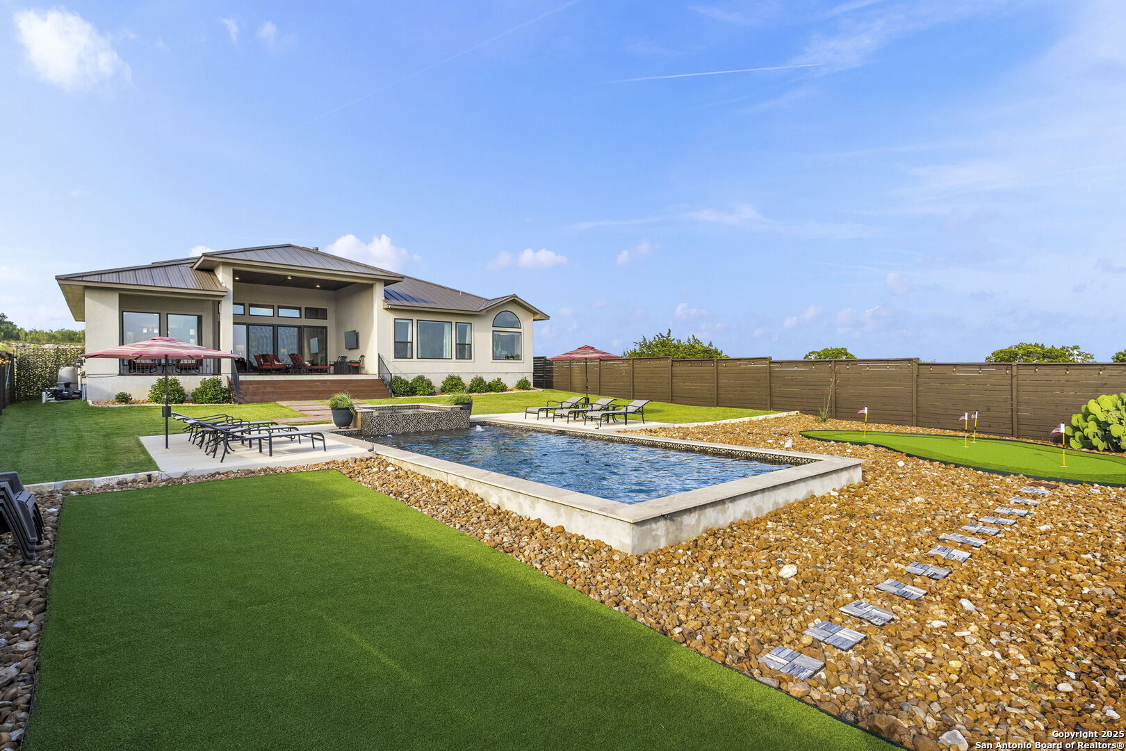 75 E Mariposa Parkway