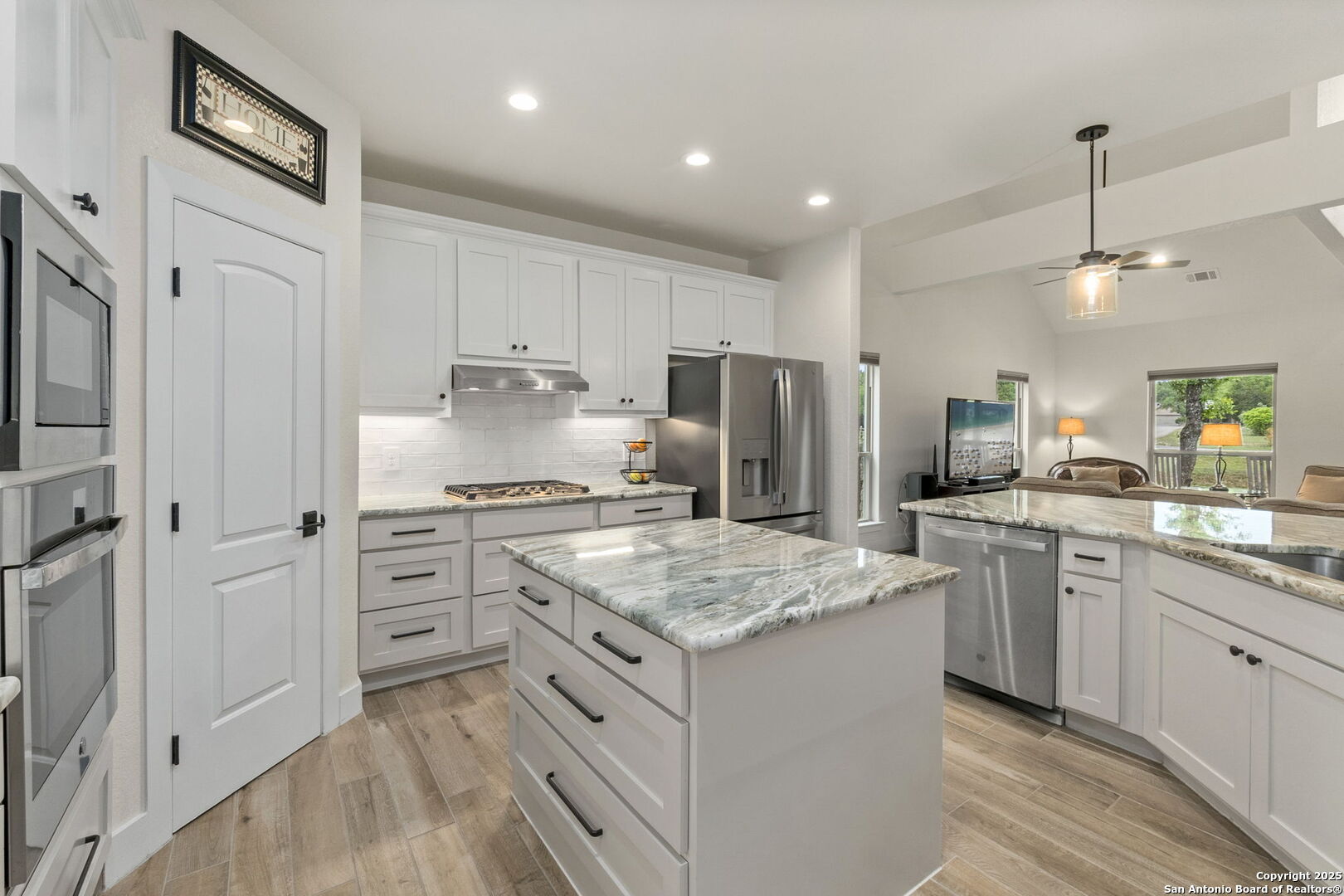 445 Settlers Ln