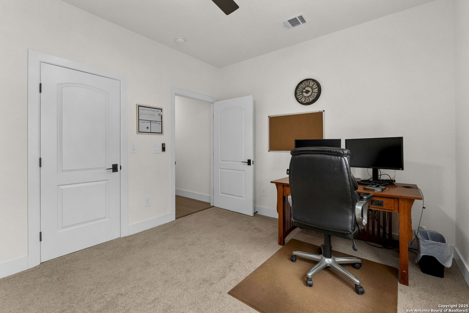 445 Settlers Ln