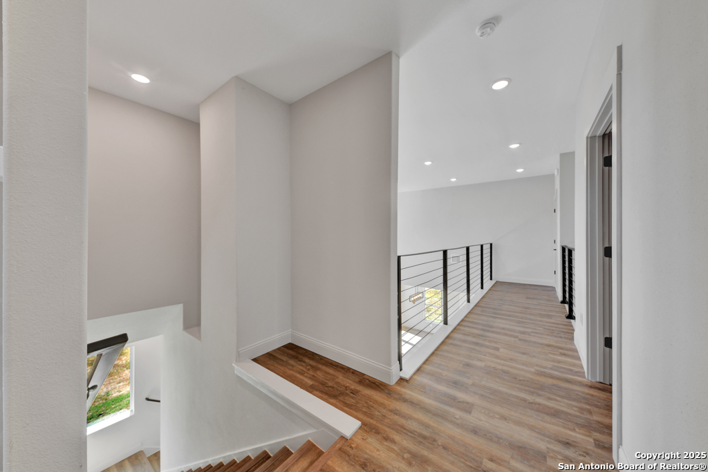 105 River Bluff