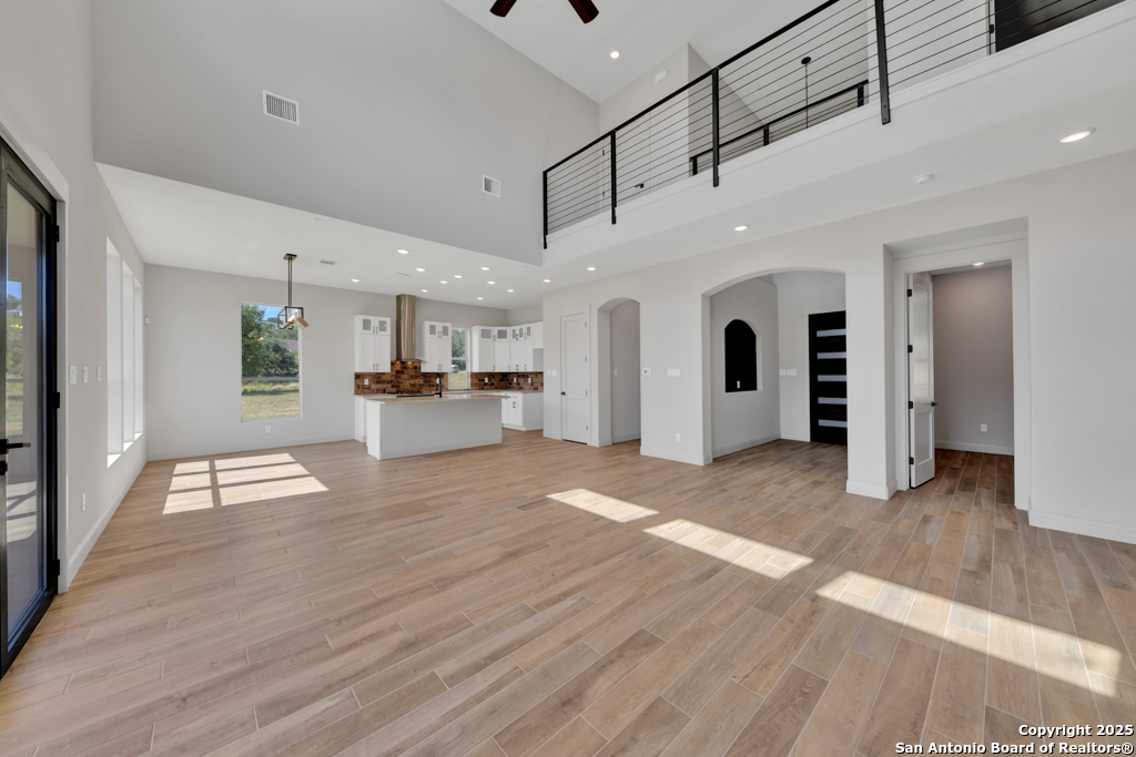 105 River Bluff