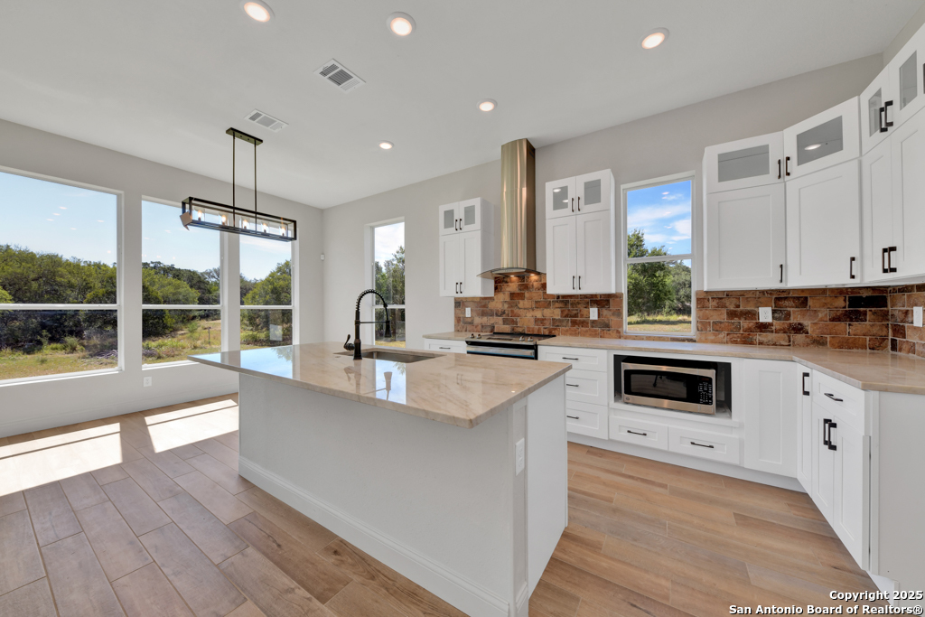 105 River Bluff