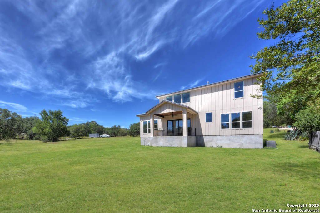 105 River Bluff