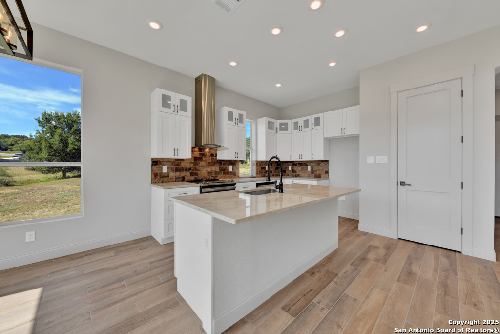 105 River Bluff