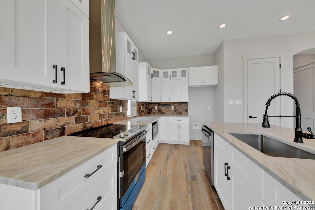 105 River Bluff