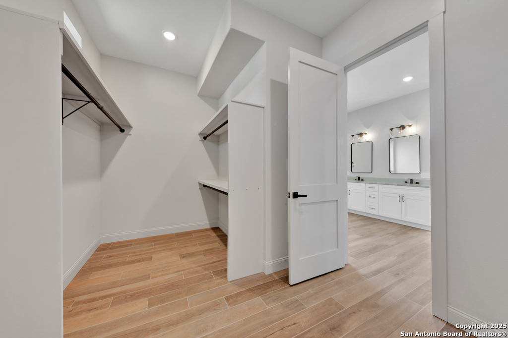 105 River Bluff