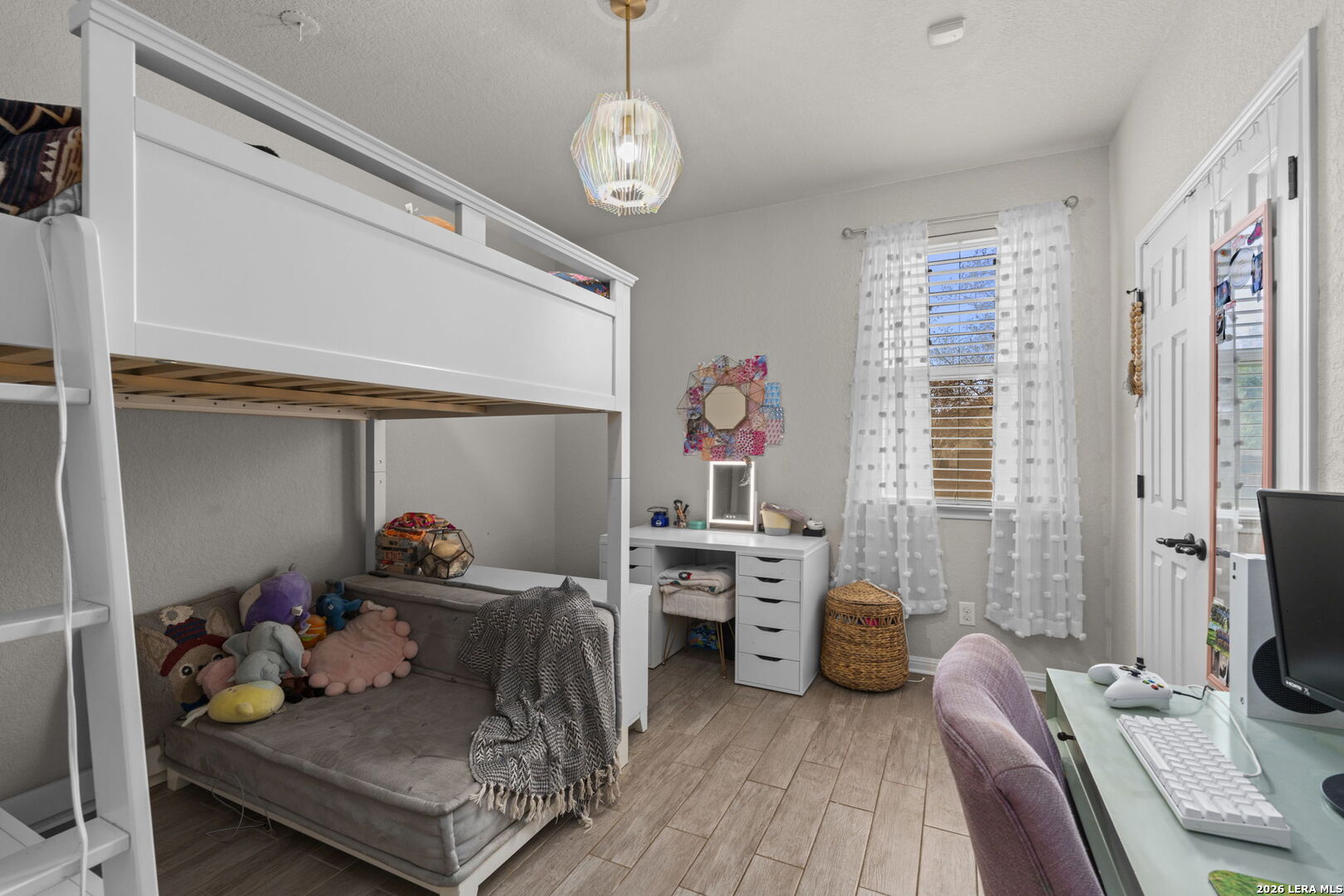221 Ludwig Dr