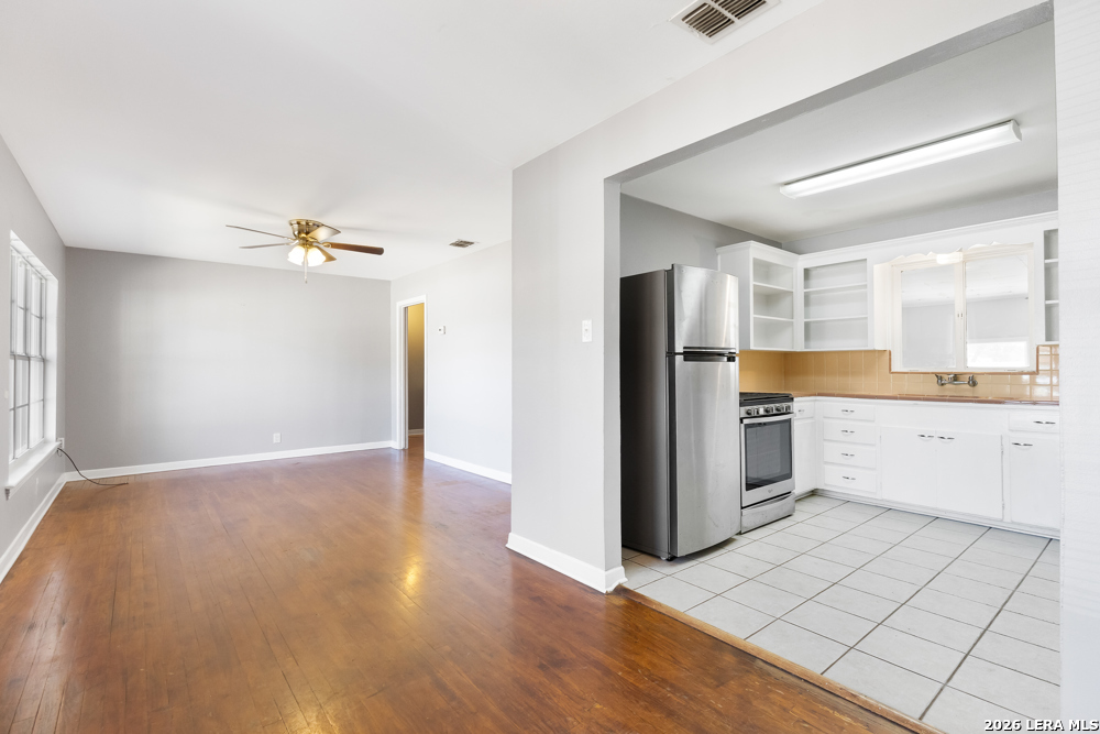 210 Dryden