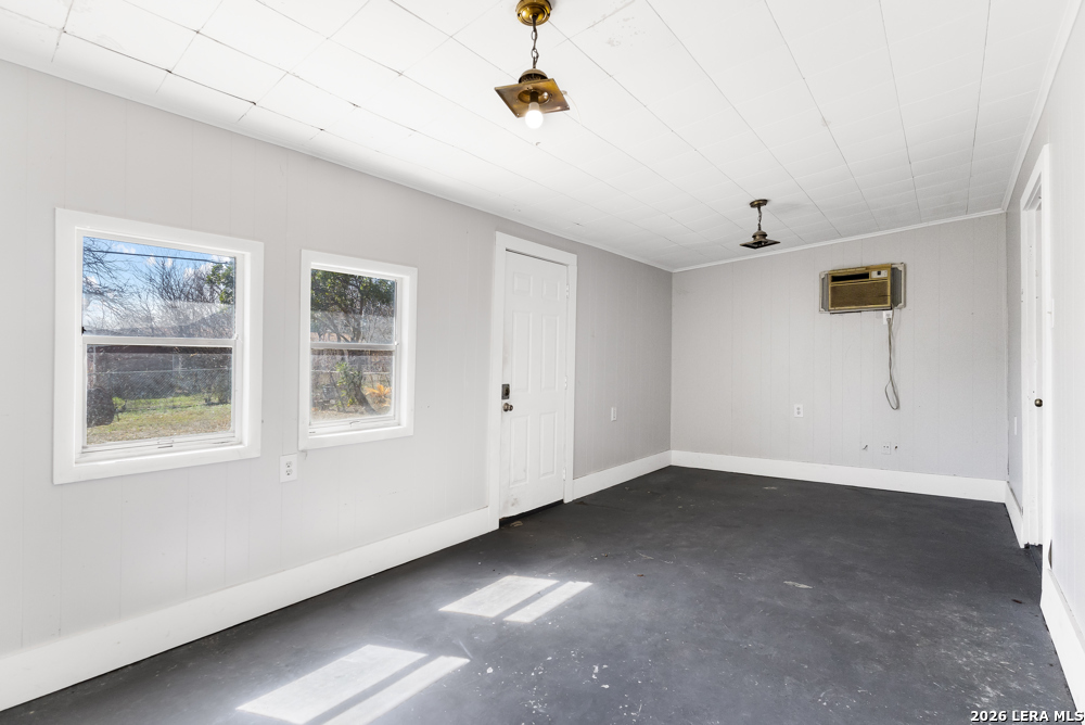 210 Dryden